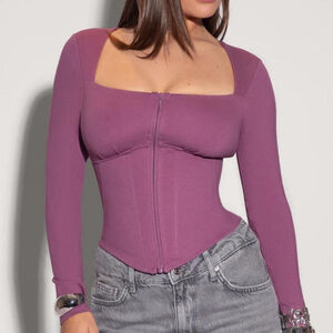 TA3 Corsety Square Neck Long Sleeve Top
New with tags in size XS